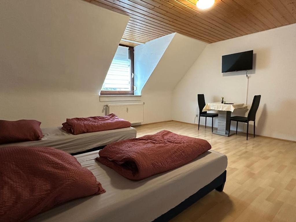 Komfortables Apartment 卡尔斯鲁厄 外观 照片